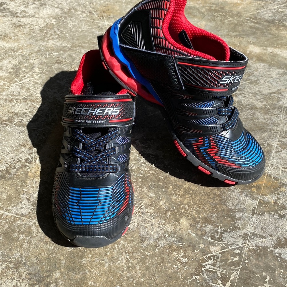 Skechers Boys shoes size 1 youth